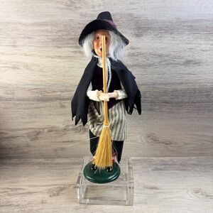 Byers Choice Carolers Halloween Salem Witch With Broom 2001 Y2K Vintage SIGNED